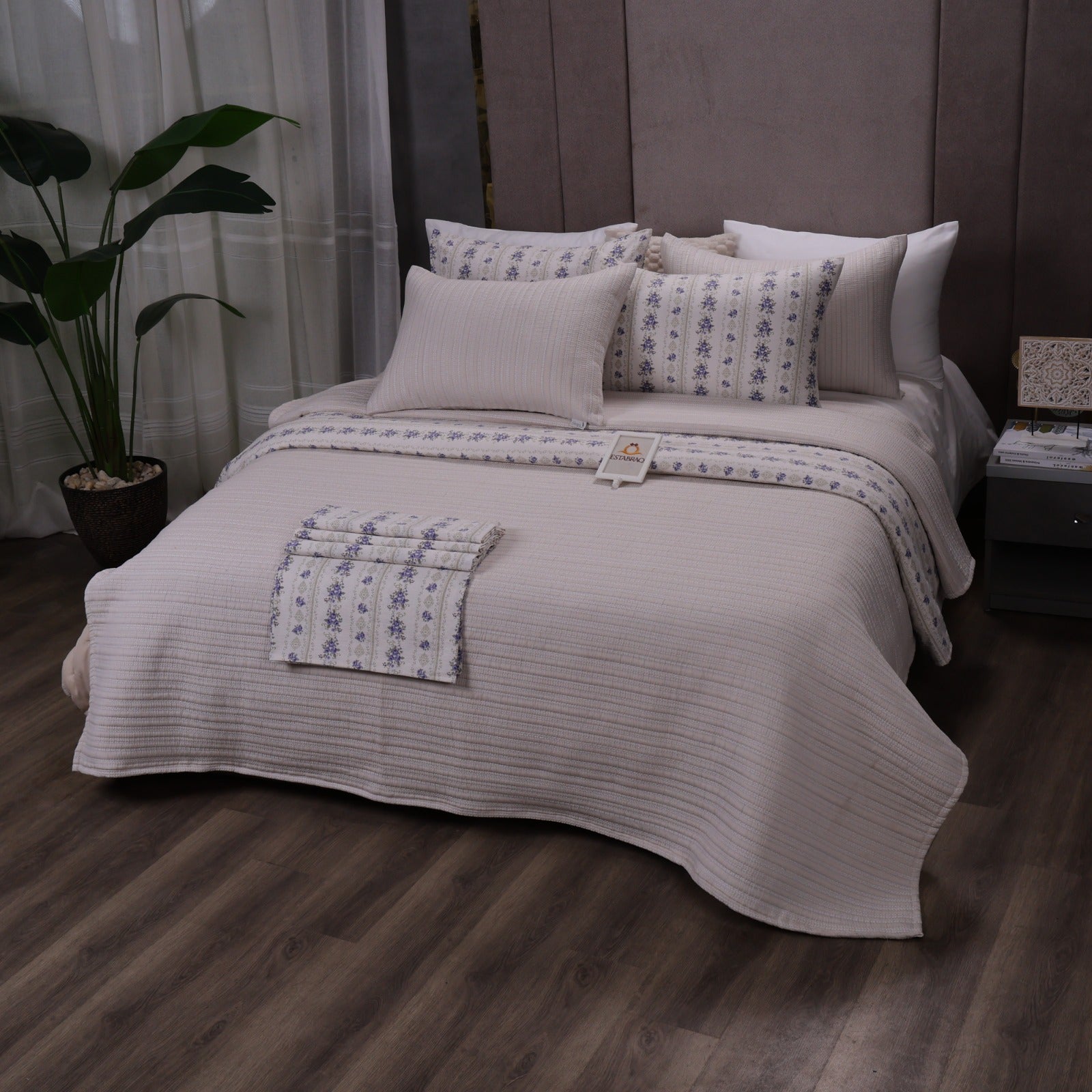 Silvia Bedspread 8P