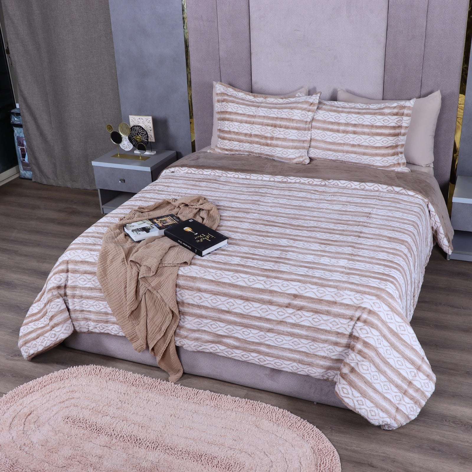 Roma Comforter