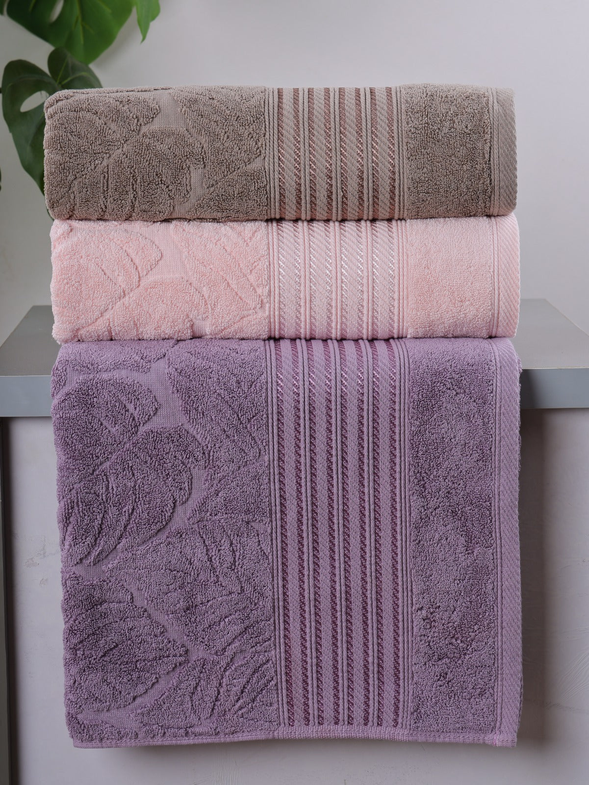 100% Cotton Towel Leaves Style (70 × 140 cm)