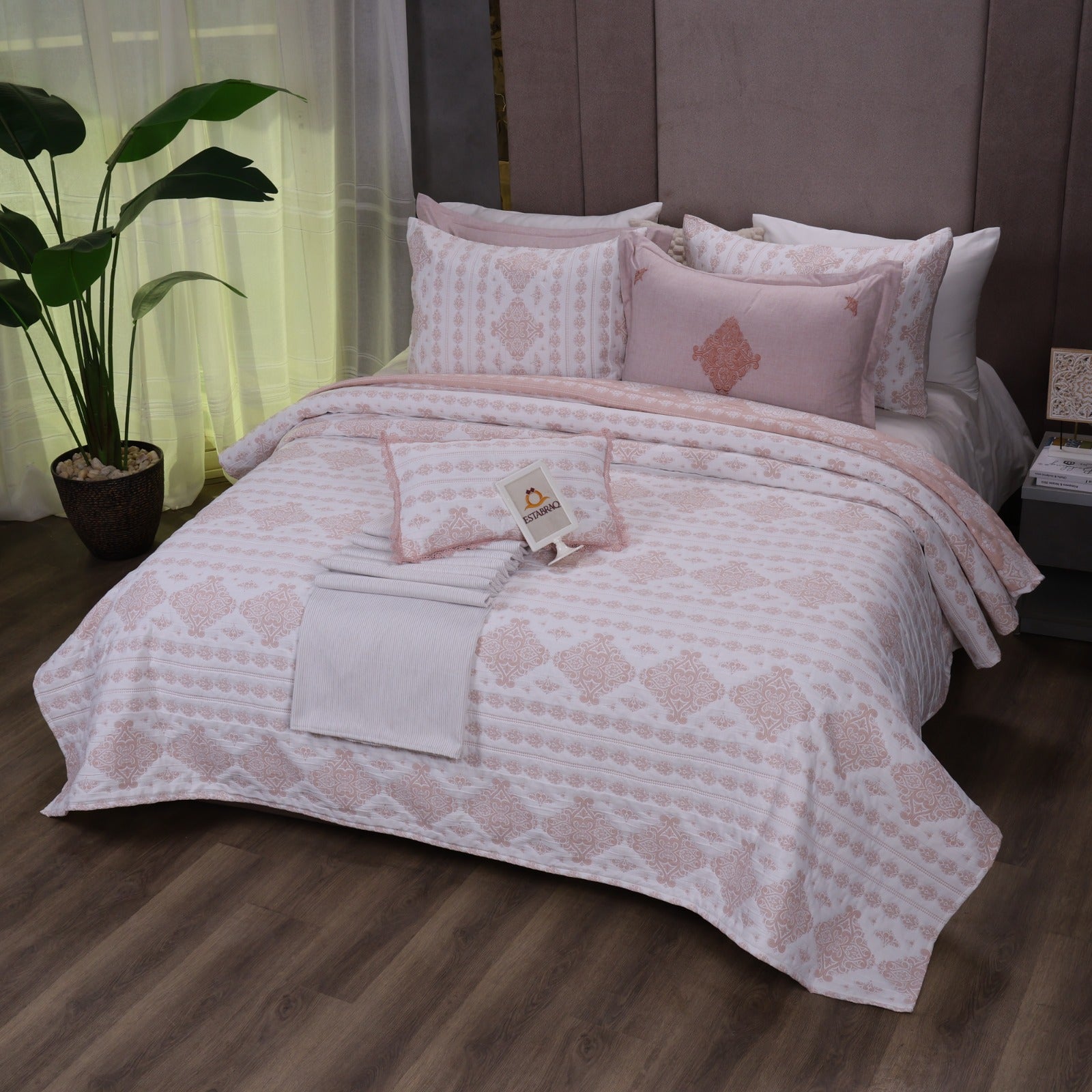 Shahrzad Bedspread Set