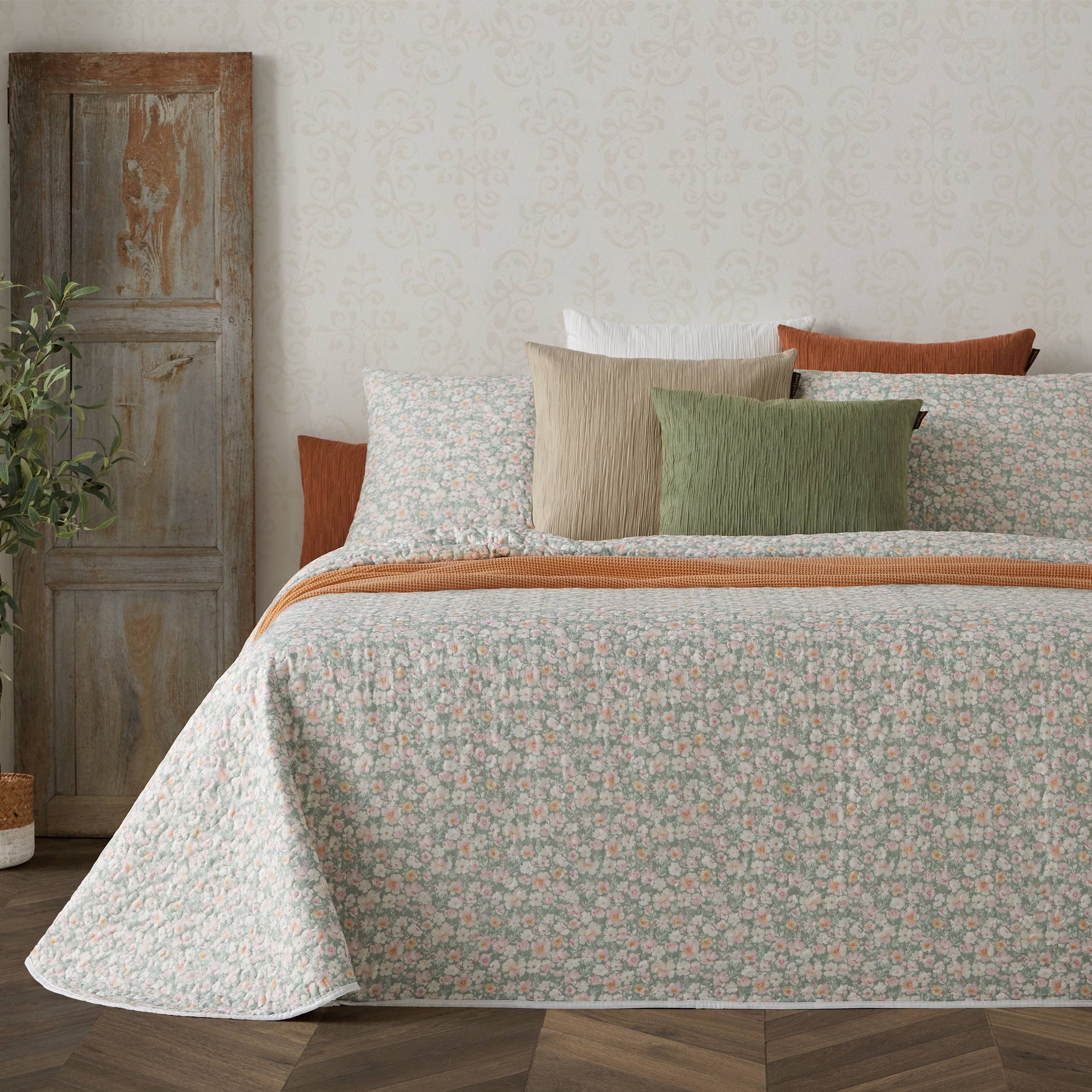 Provenza bedspread